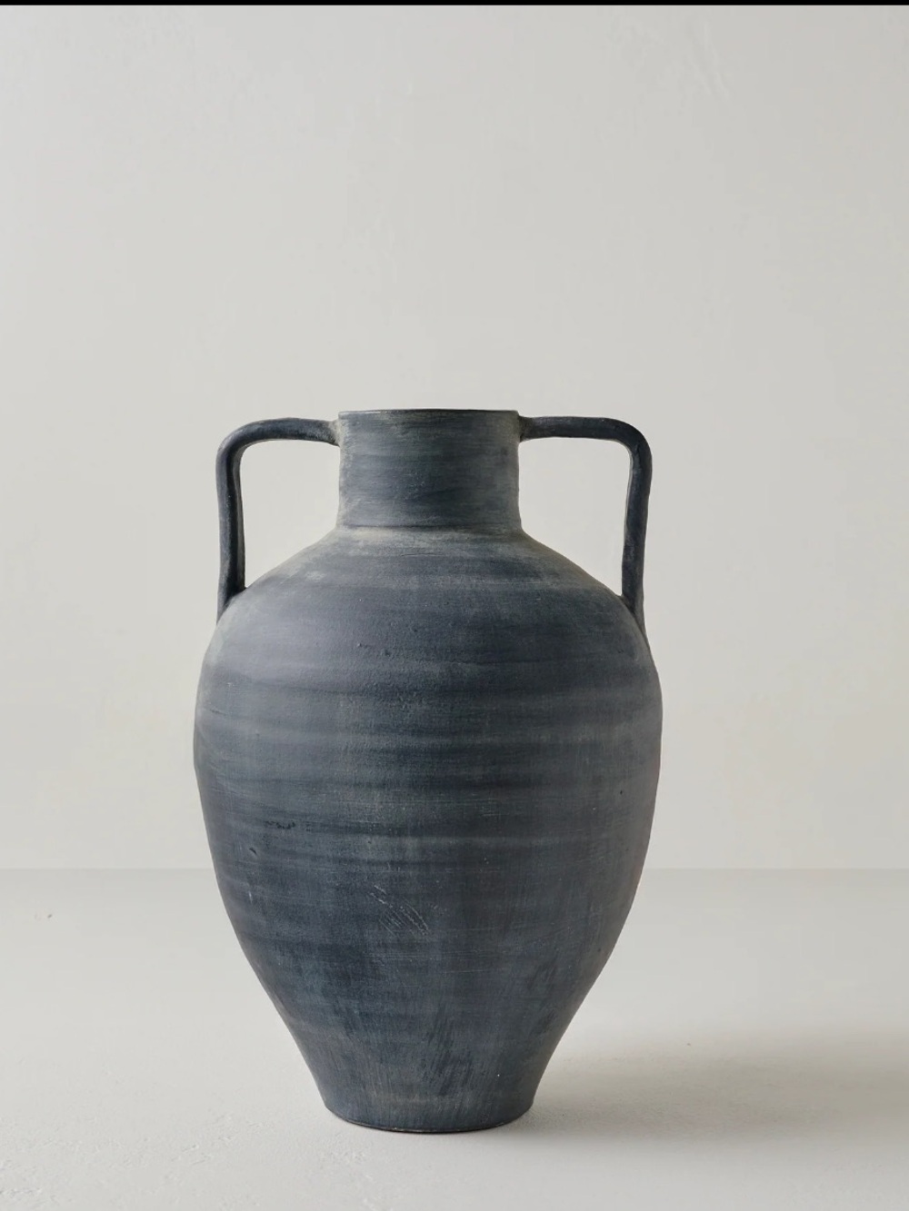 Magnolia Rustic Black
Amphora Vase with Handles